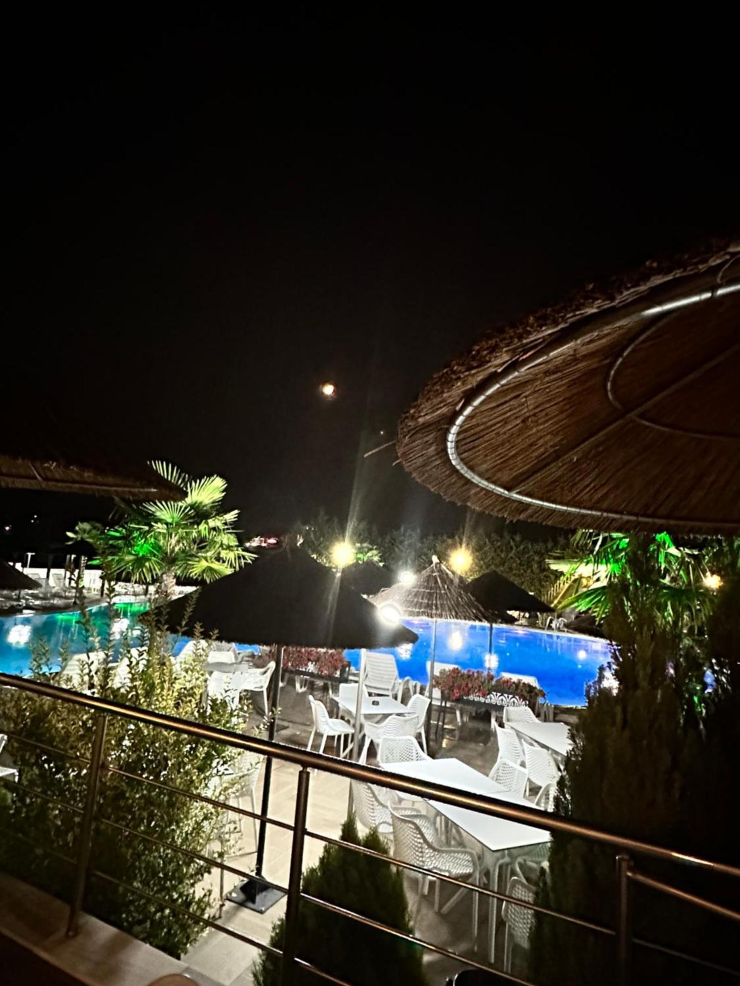 Hotel Aqua Kŭrdzhali Buitenkant foto