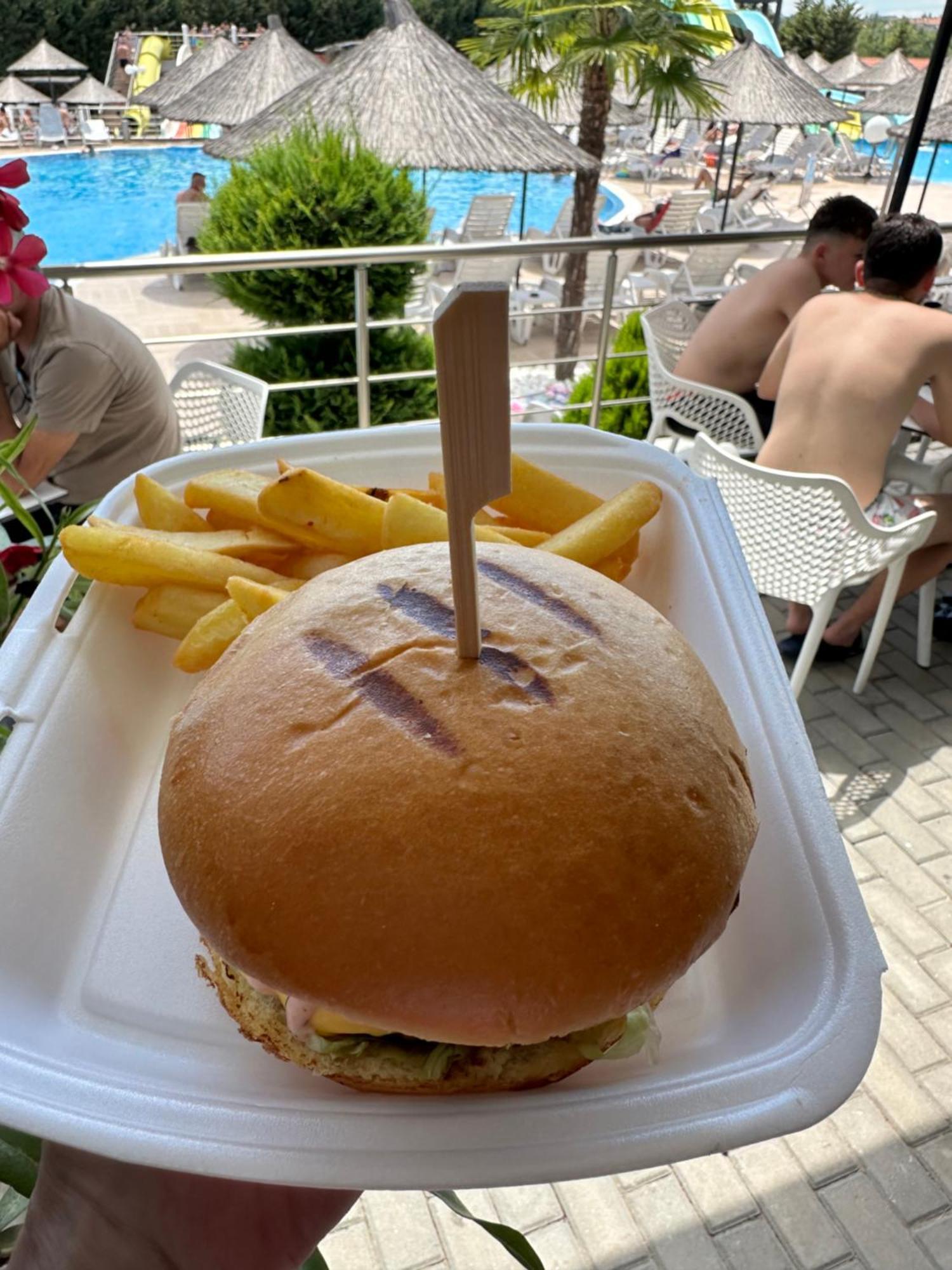 Hotel Aqua Kŭrdzhali Buitenkant foto