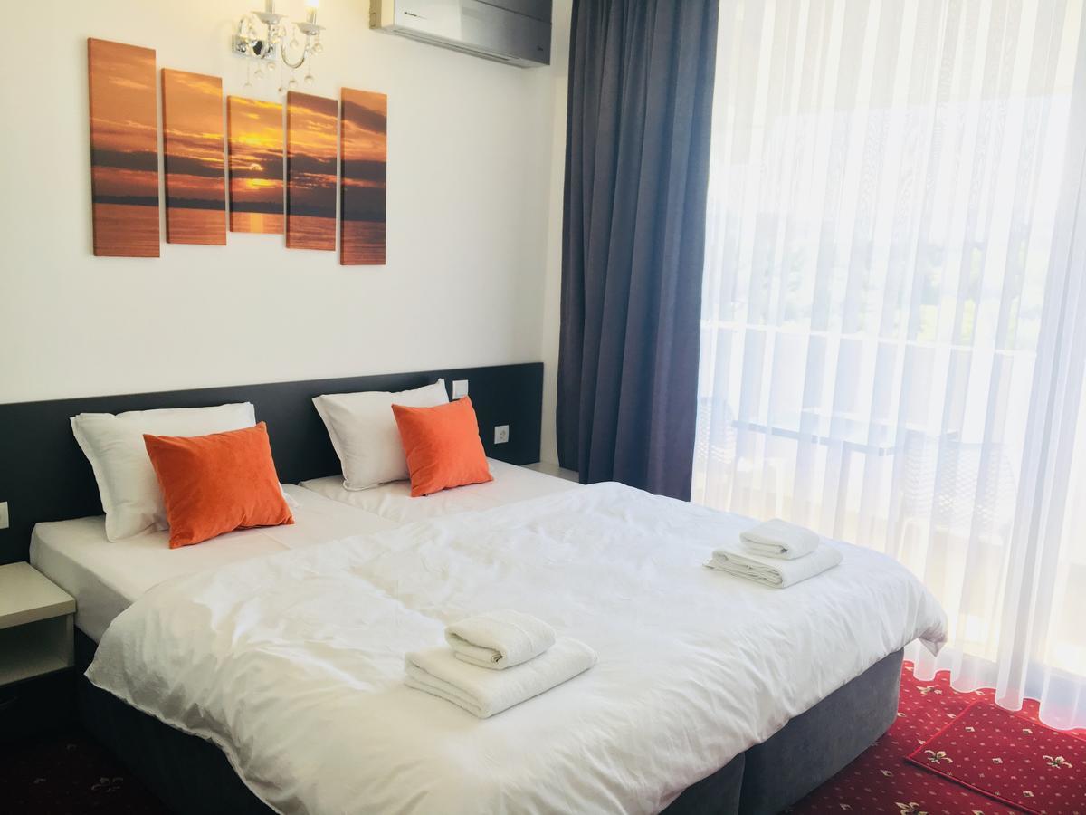 Hotel Aqua Kŭrdzhali Buitenkant foto