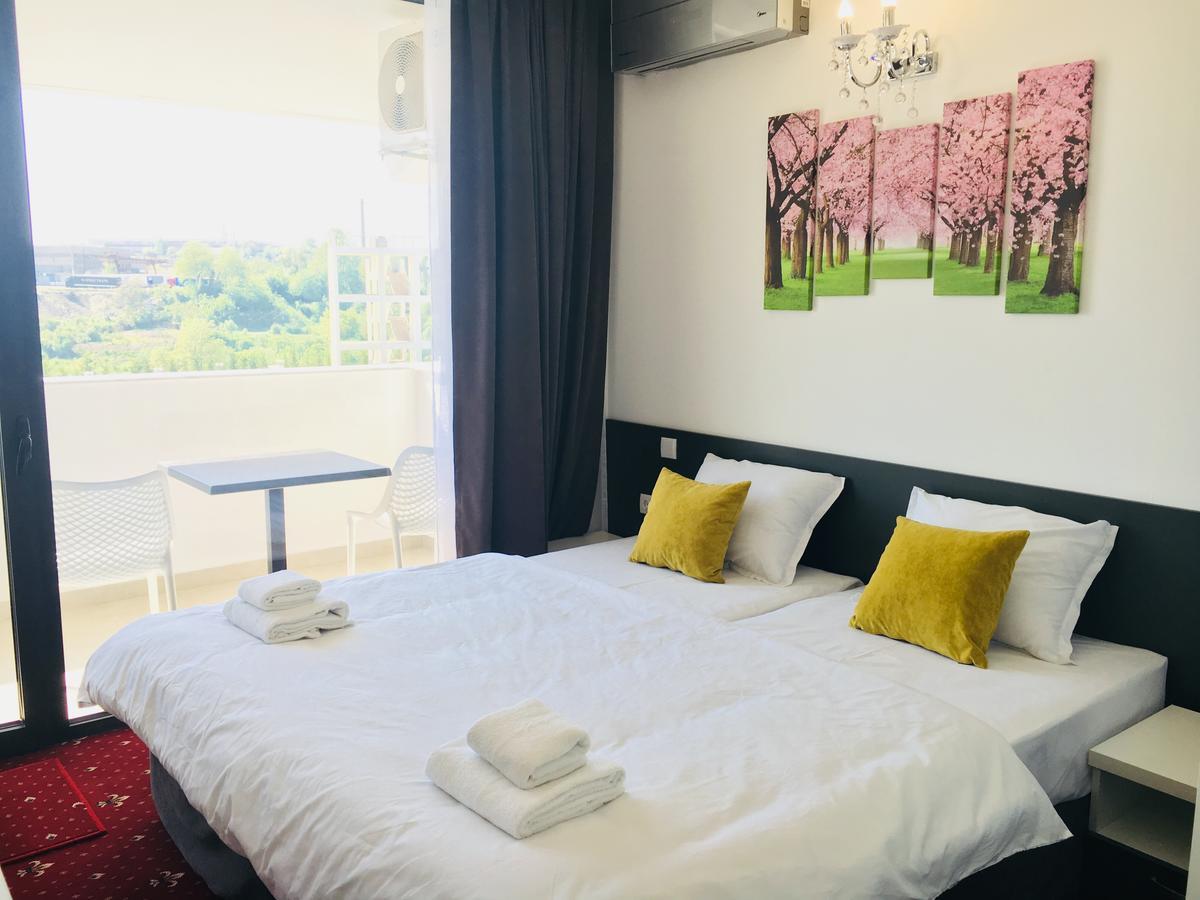 Hotel Aqua Kŭrdzhali Buitenkant foto