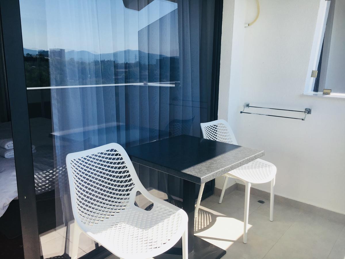 Hotel Aqua Kŭrdzhali Buitenkant foto
