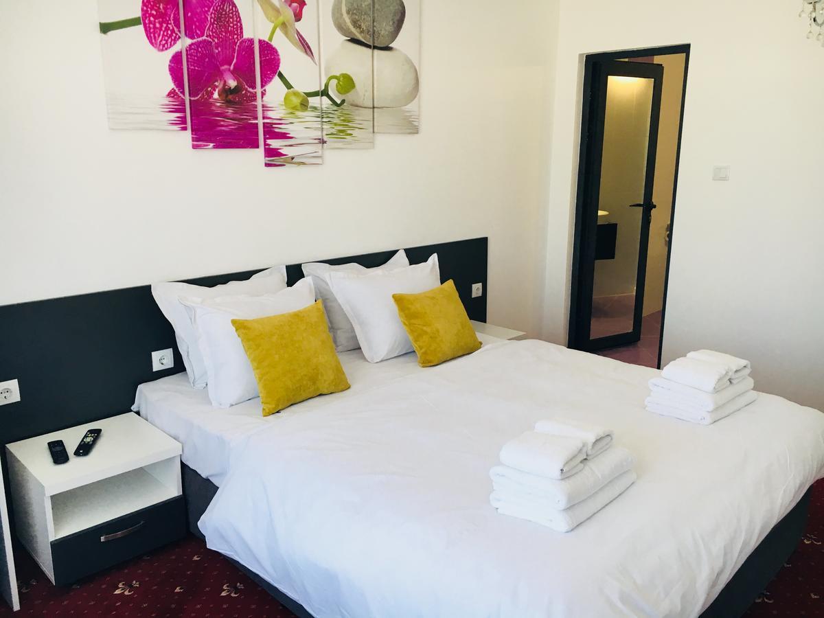 Hotel Aqua Kŭrdzhali Buitenkant foto