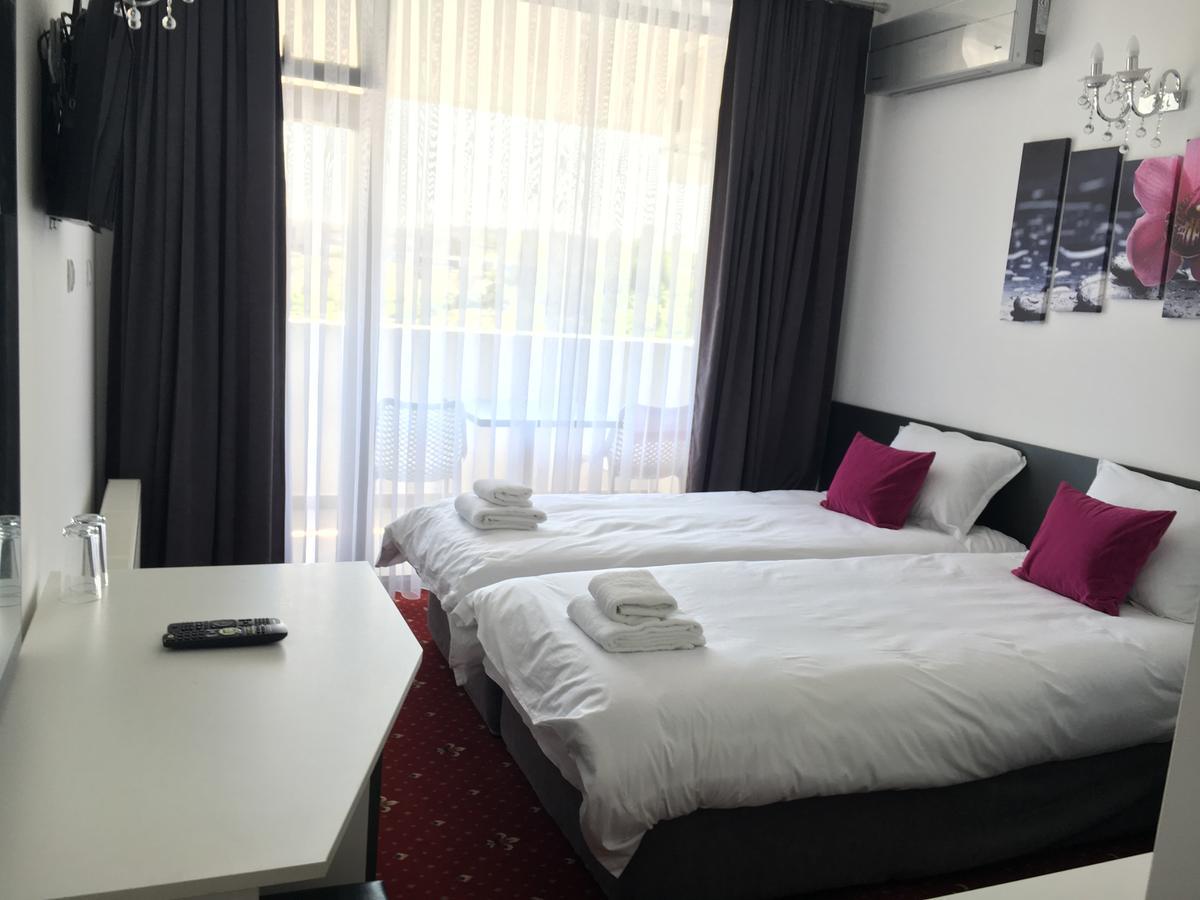 Hotel Aqua Kŭrdzhali Buitenkant foto