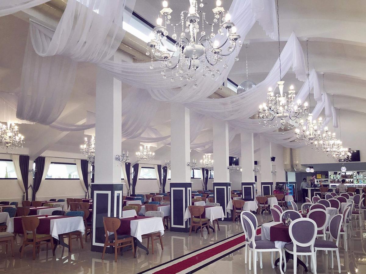 Hotel Aqua Kŭrdzhali Buitenkant foto