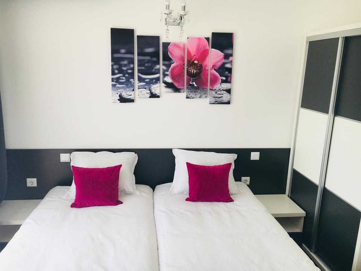Hotel Aqua Kŭrdzhali Buitenkant foto