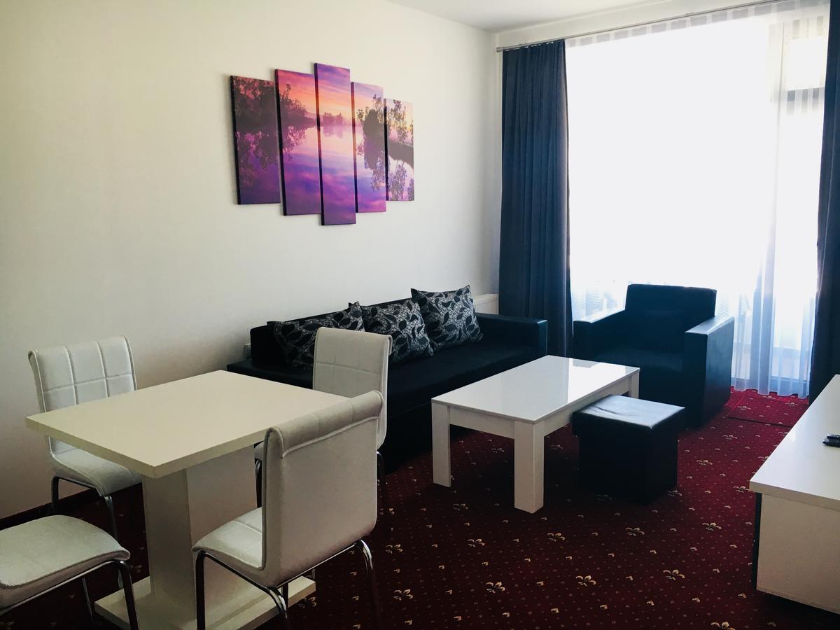 Hotel Aqua Kŭrdzhali Buitenkant foto