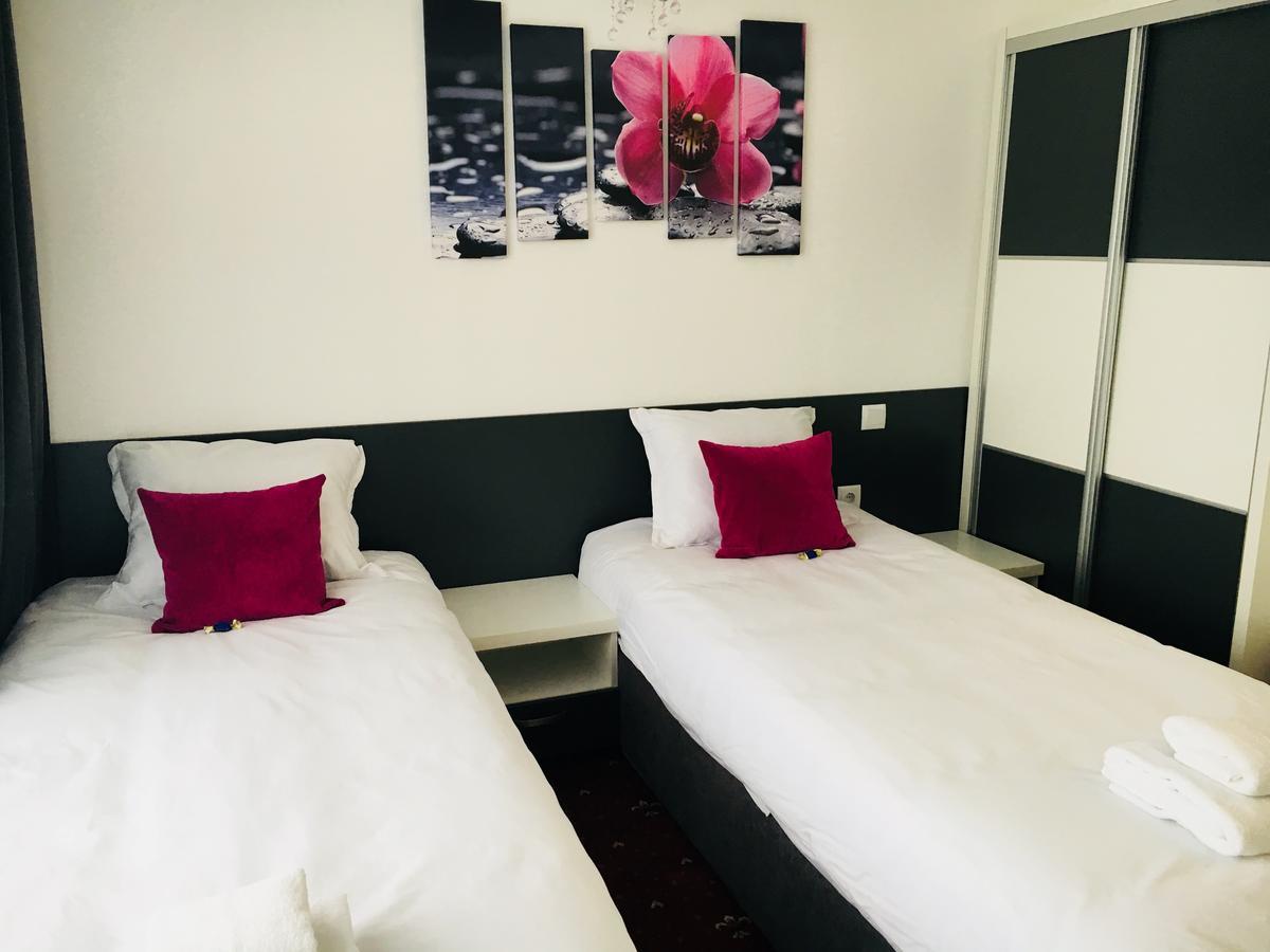 Hotel Aqua Kŭrdzhali Buitenkant foto