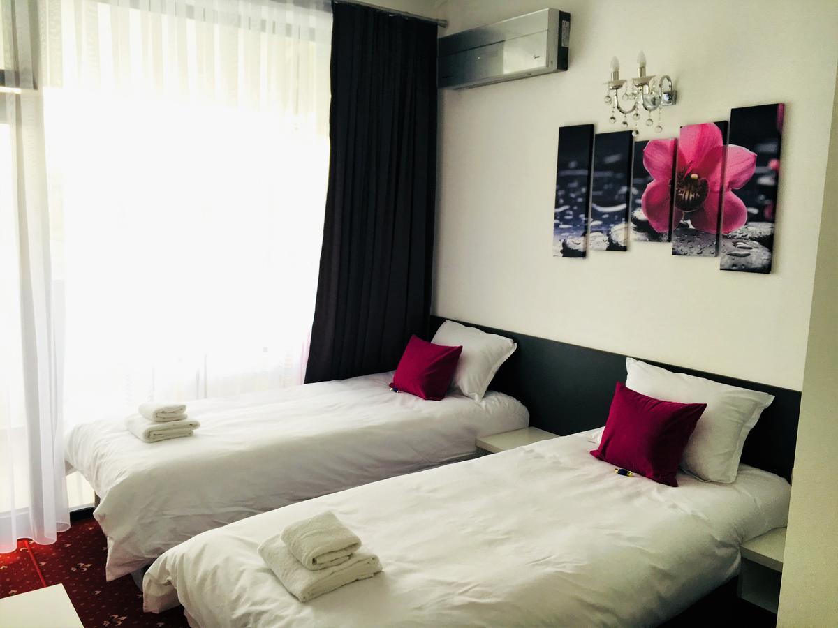 Hotel Aqua Kŭrdzhali Buitenkant foto