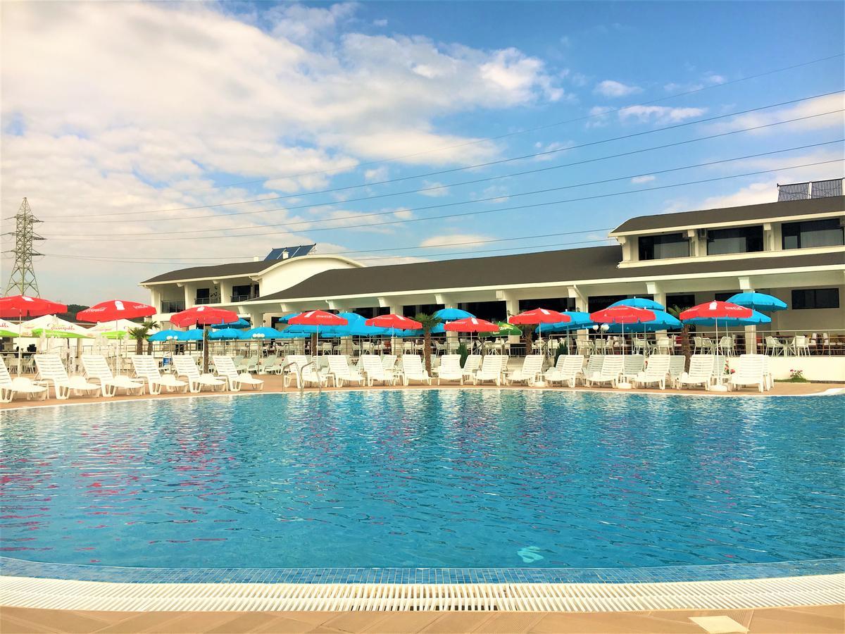 Hotel Aqua Kŭrdzhali Buitenkant foto