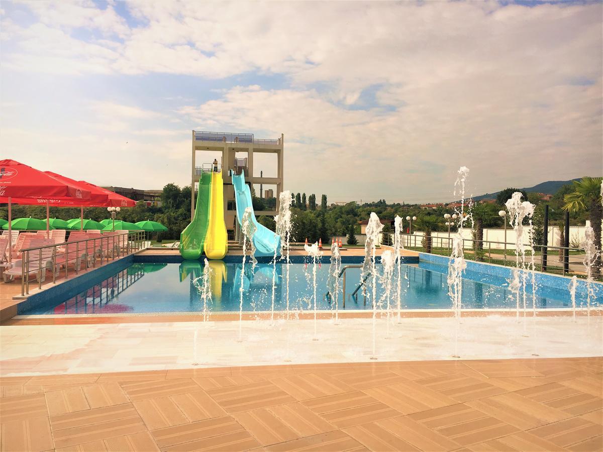 Hotel Aqua Kŭrdzhali Buitenkant foto